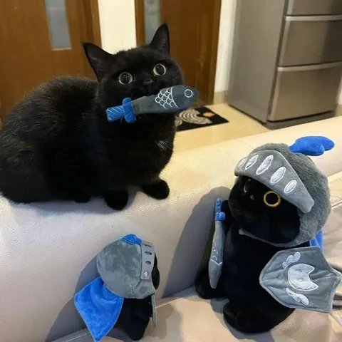 Кот среди игрушечных ниндзя