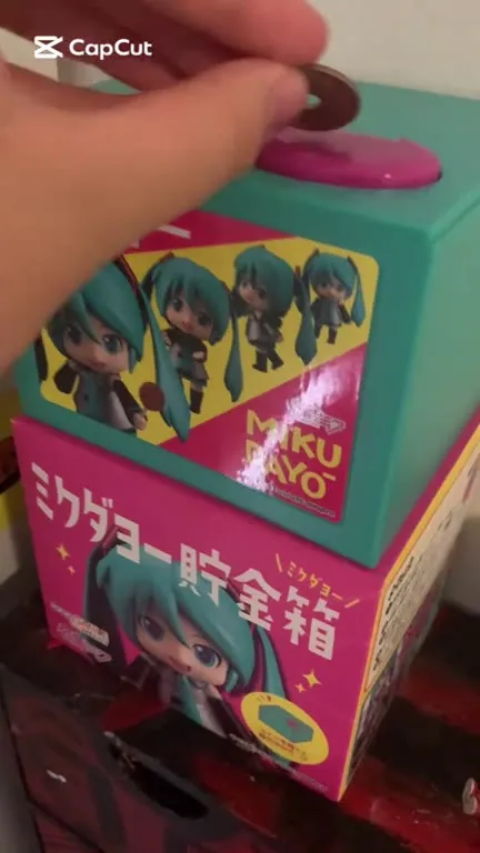 ミクダヨー貯金箱が踊る
