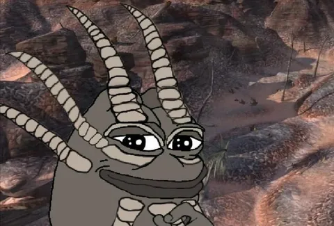 Рогатый Пепе ухмыляется