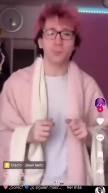 Cuando el cosplay de Tails escala