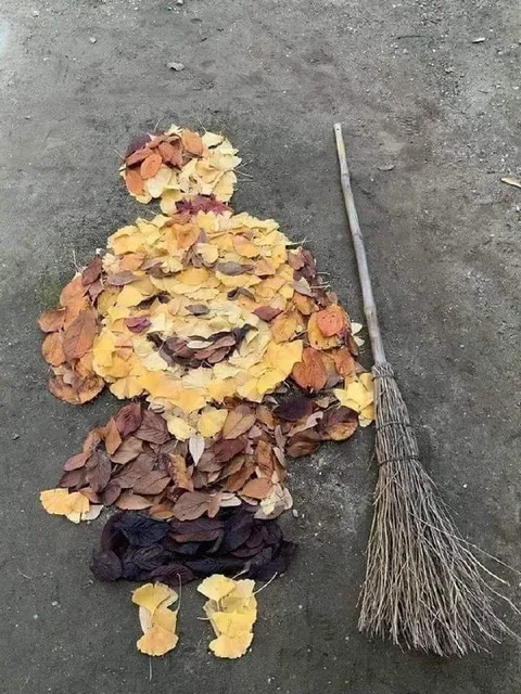 Девушка из осенних листьев
