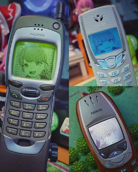 Старые Nokia с пиксельными лицами