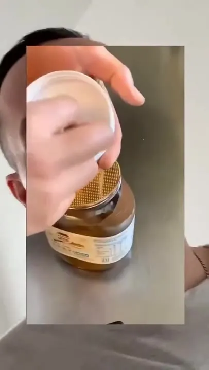 Ножик под крышкой Nutella