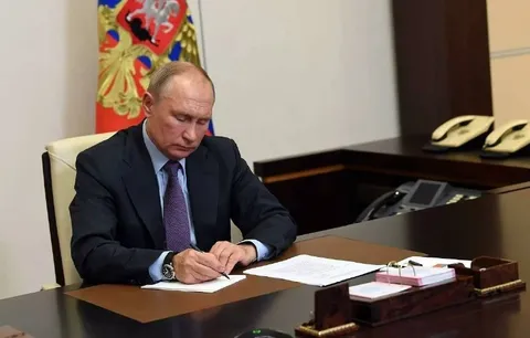 Путин подписывает указ