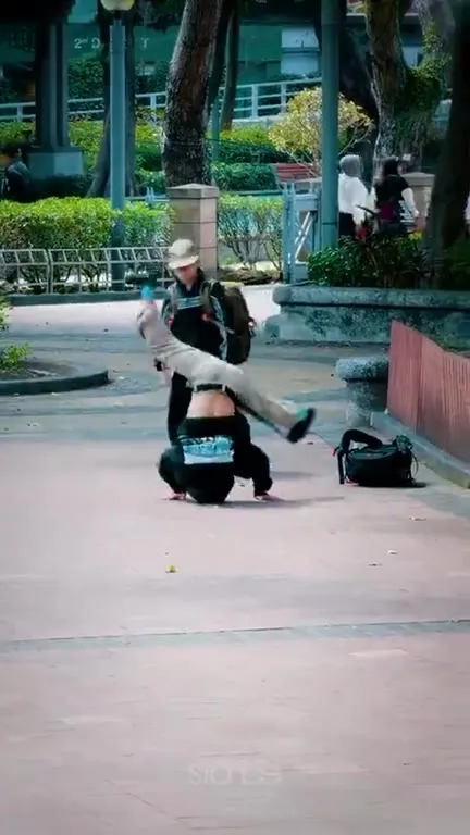 Танцы под All Eyez On Me