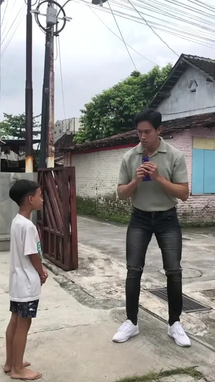Man Steals the Kid’s Ice Cream