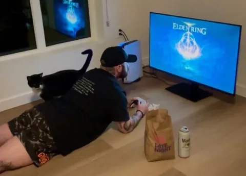 Late Night Elden Ring Gaming
