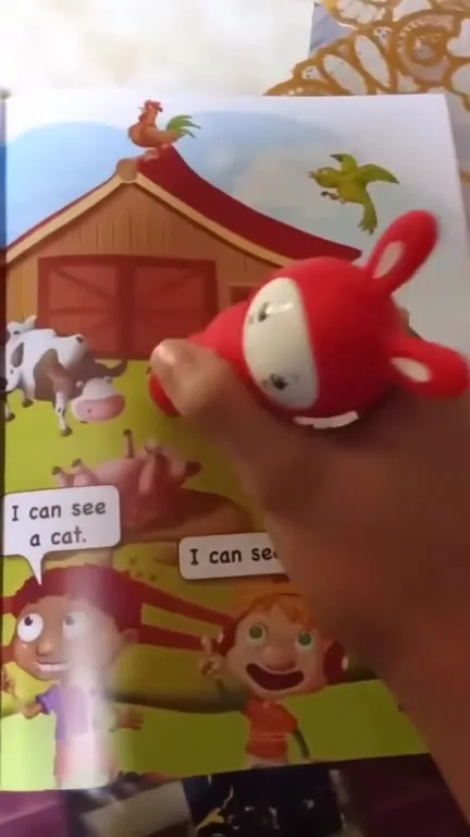 Red Toy Reads Farm Animals