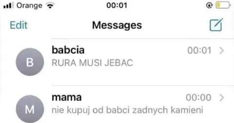 Babcia sprzedaje kamienie