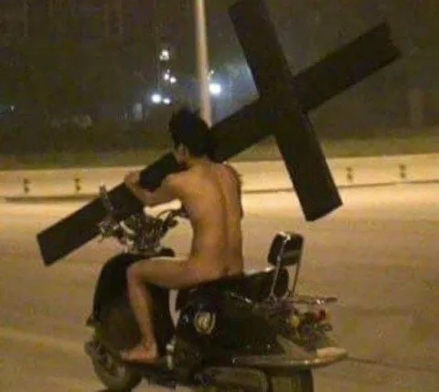 Когда опаздываешь на Пасху