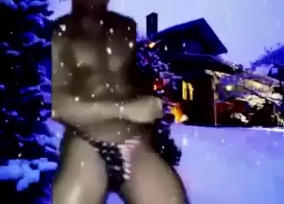 Санта танцует под Last Christmas