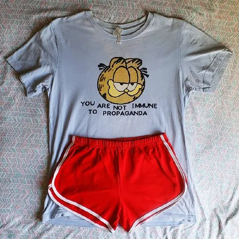 Garfield Propaganda T-Shirt