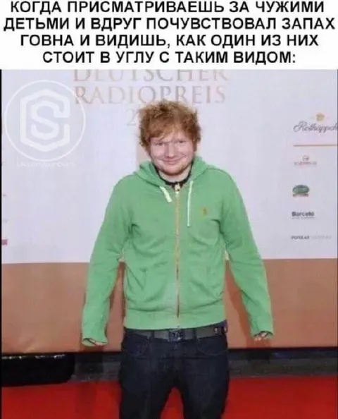 Ребёнок стоит в углу