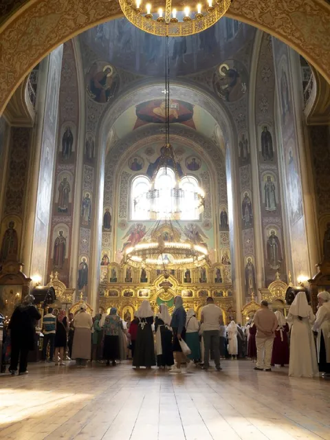 Воскресный день в храме