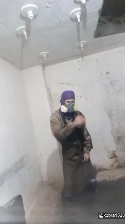 Танец в противогазе