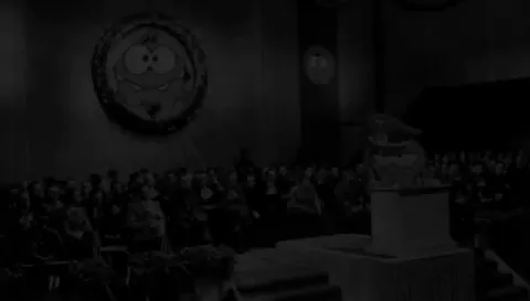 Ом Ном на торжественной трибуне