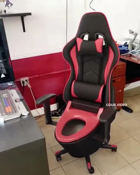 Игровое кресло с туалетом