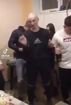 Танец закончился падением
