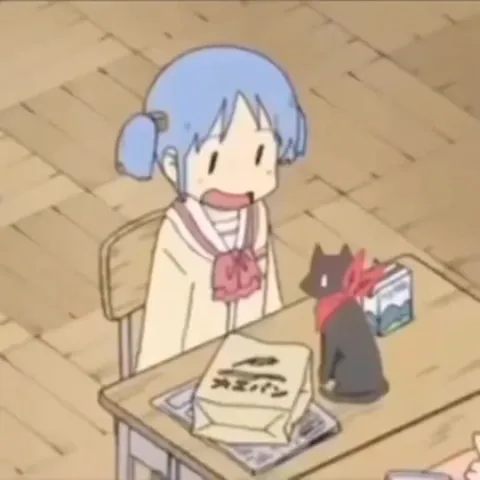 小女孩把猫当食物吃