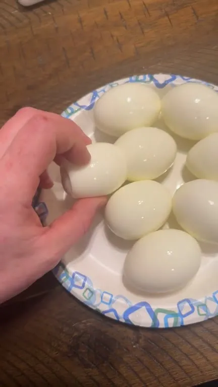 Неловкая башня из яиц