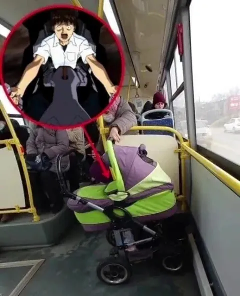 Шинджи в автобусе с коляской
