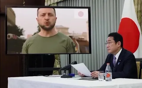岸田首相にエヴァを要求するゼレンスキー