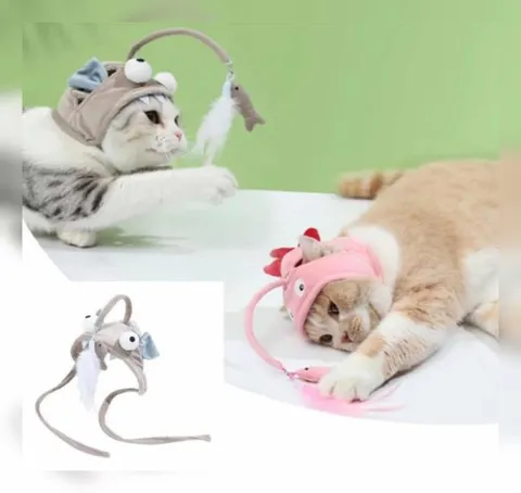 Коты в смешных шапках-мышках