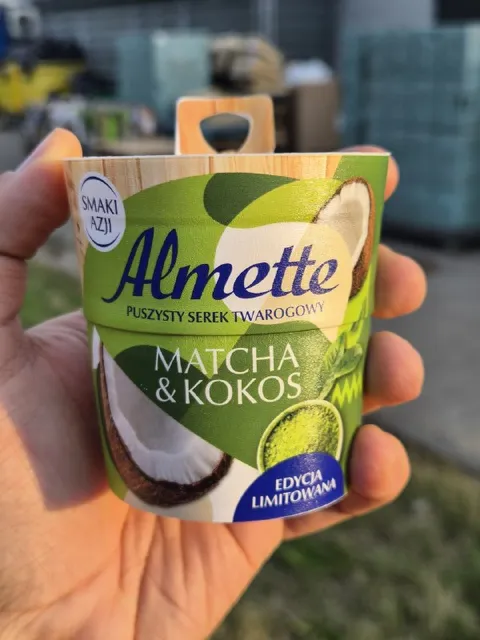 Almette matcha i kokos