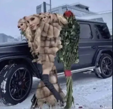 Шуба и огромный букет