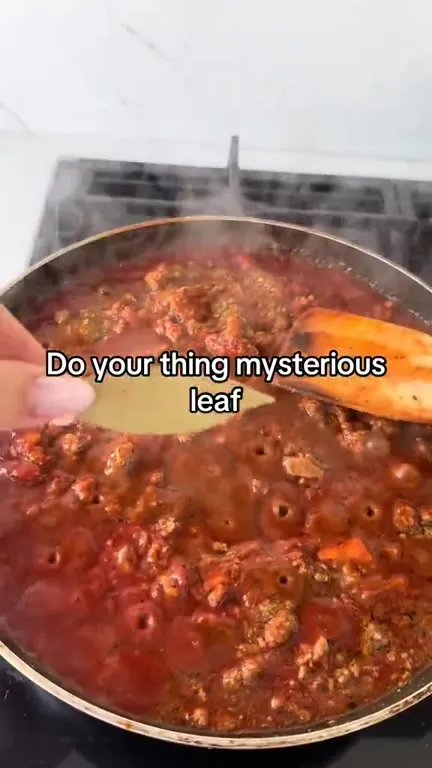 Mysterious Leaf in the Sauce