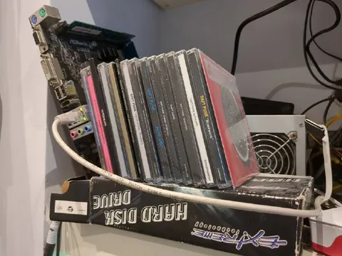 Janky Computer Shelf Corner