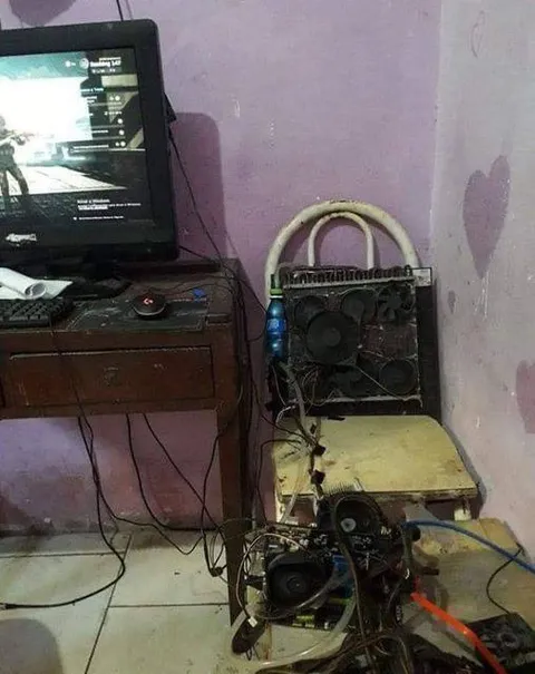 Компьютер на стуле