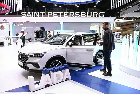 Lada X-Cross на выставке