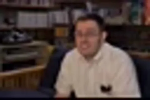 Мужчина постепенно исчезает