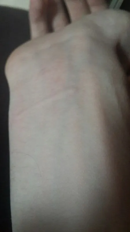 Размытая ладонь крупным планом