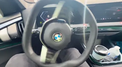 Самокрутящийся руль BMW