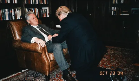 Trump Fixes Clinton’s Tie