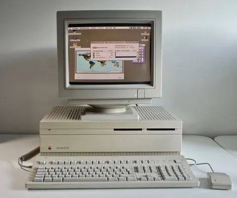 Старый компьютер Macintosh