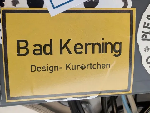 Schlechtes Kerning im Design-Kurörtchen