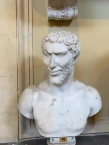 Римские бюсты под Satisfaction