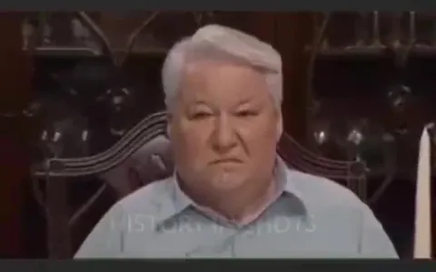 Невозмутимый взгляд под шум посуды