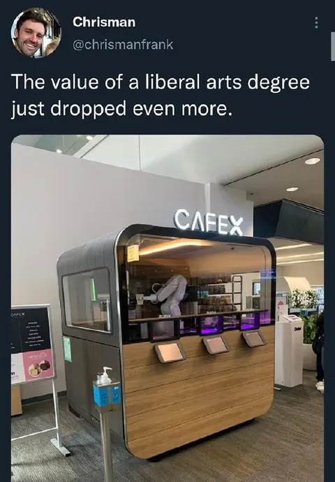 Robot Replaces Café Worker