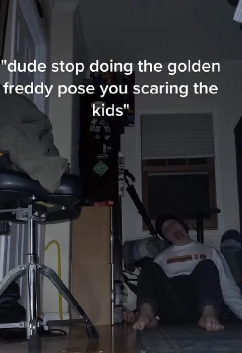 Golden Freddy Pose Scares Kids