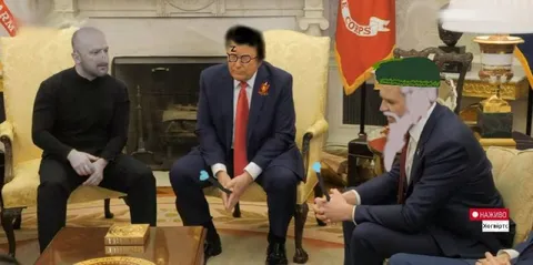 Троє чоловіків на дивані