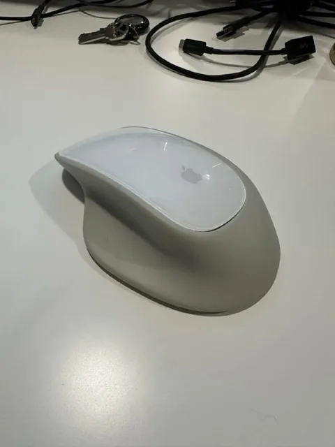 Эргономичная мышь Apple