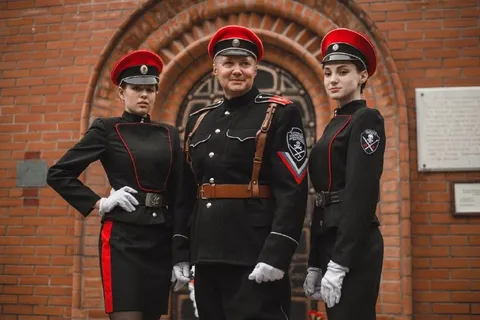 Кадеты в форме МХПИ