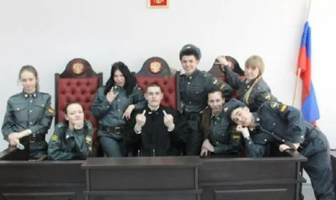 Курсанты в суде
