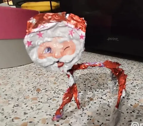 Санта из фантика