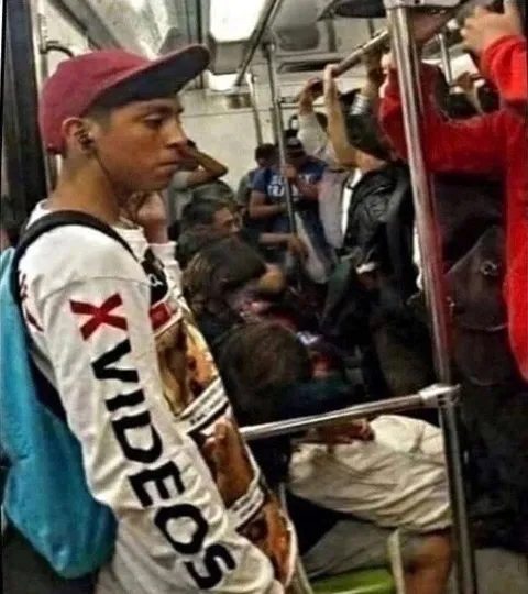 XVIDEOS Shirt on the Bus