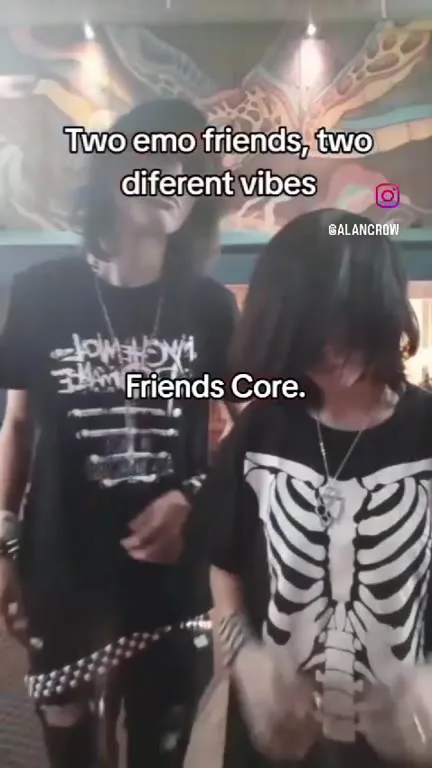 Amigos emos con vibes diferentes